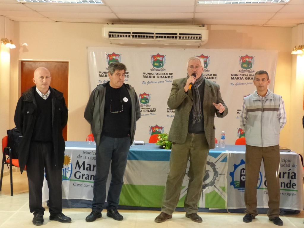 Reunión de Directores Deportivos Municipales en María Grande