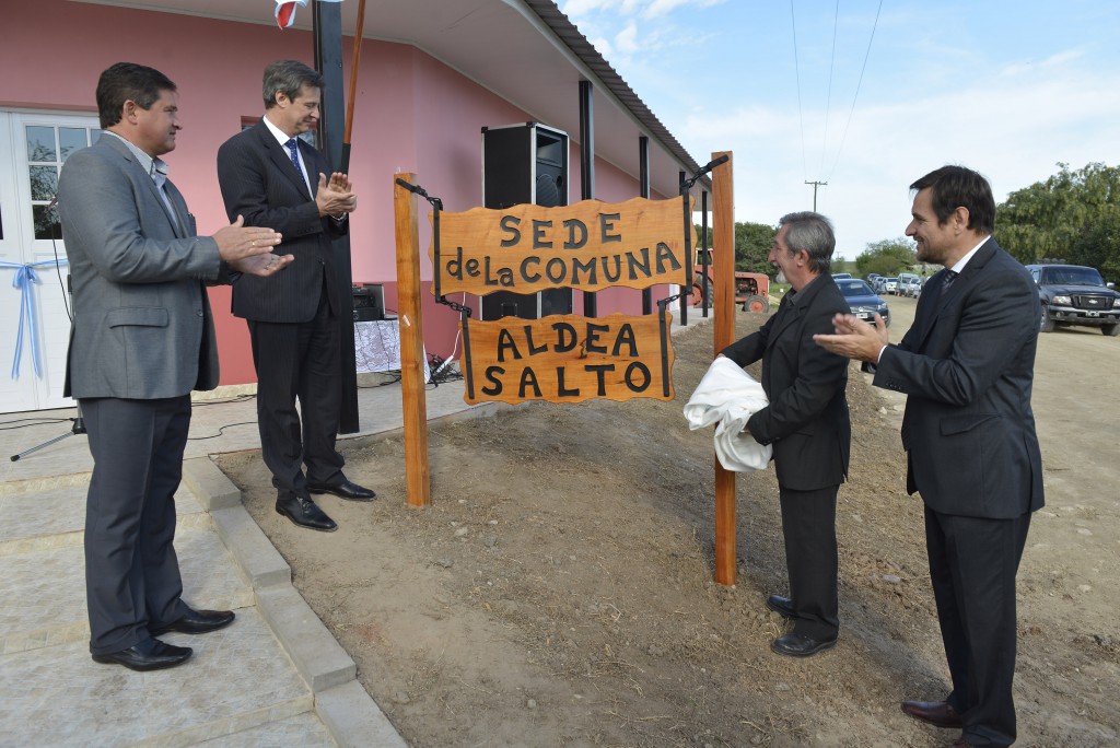 Bahl inauguró la sede comunal de la localidad de Aldea Salto