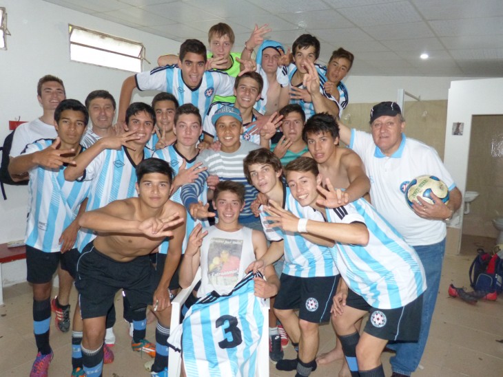 El seleccionado sub 15 de Paraná Campaña ganó y avanzo de fase