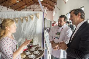 Bahl recorrió la primera Feria Gastronómica de Cocineros Entrerrianos