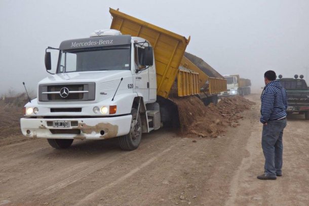Reconstruyen caminos de Paraná Campaña