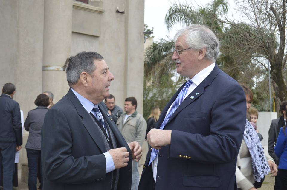 El Senador De Angeli hizo llegar salutación por aniversario de la ciudad