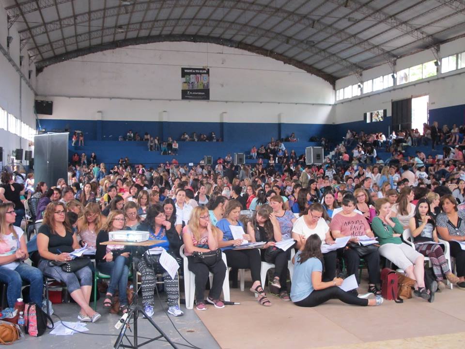 Más de 800 docentes accedieron a la titularidad por concurso en el departamento Paraná
