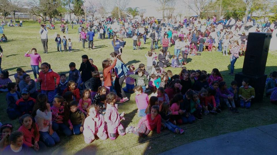 Festejos del día del niño en el anfiteatro