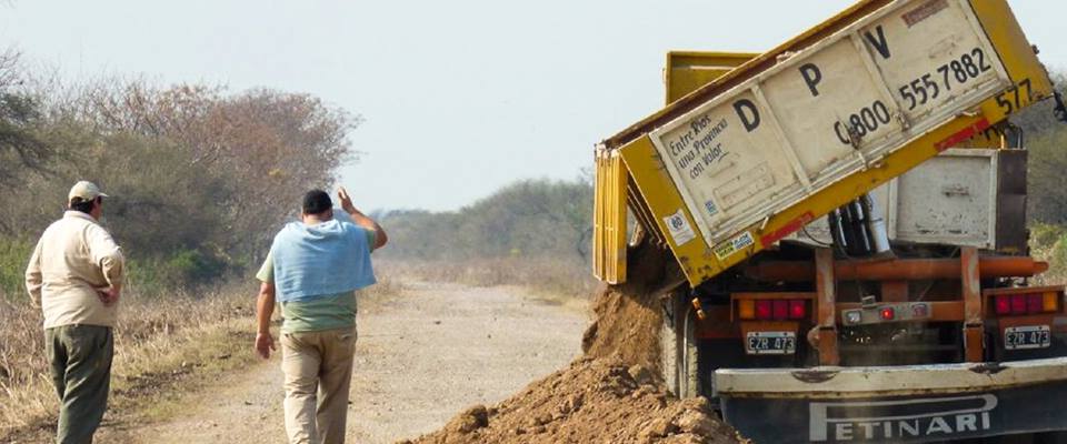 Refuerzan tareas de mantenimiento en caminos rurales de Paraná Campaña