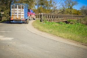 Vialidad cortó el puente Bailey en el ingreso a Hernandarias