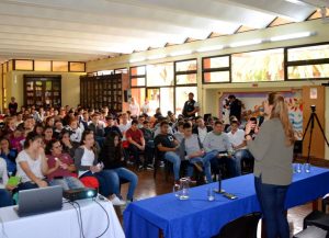 El Senado Juvenil recorre escuelas de Paraná Campaña presentando su propuesta