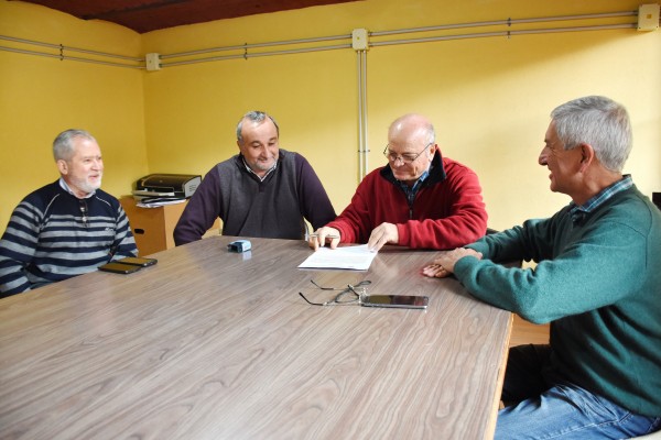 Se firmo el contrato para dar inicio a la obra de provisión de agua potable a Hernandarias