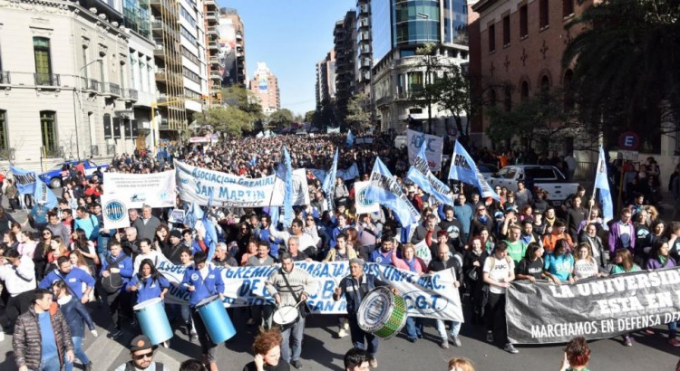 AGMER se suma a las marchas en defensa de la Universidad Pública