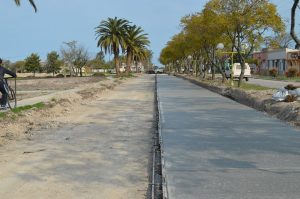 Avanza el pavimento sobre calle Urquiza