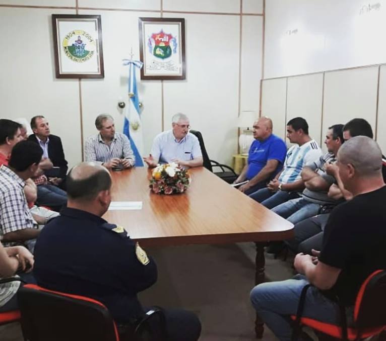 Maslein junto a la Mutual Policial visitó a Maín por la entrega de terrenos