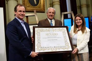 RECONOCIMIENTO DEL SENADO DE LA NACIÓN A SANTIAGO RINALDI