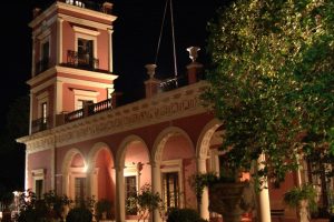 «Cacho» Sione organiza visita nocturna al Palacio San José