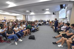 Más de 200 deportistas becados participaron de un encuentro con el gobernador Bordet