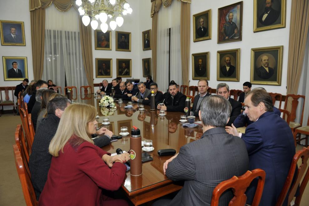 Intendentes vecinalistas fueron recibidos por Bordet