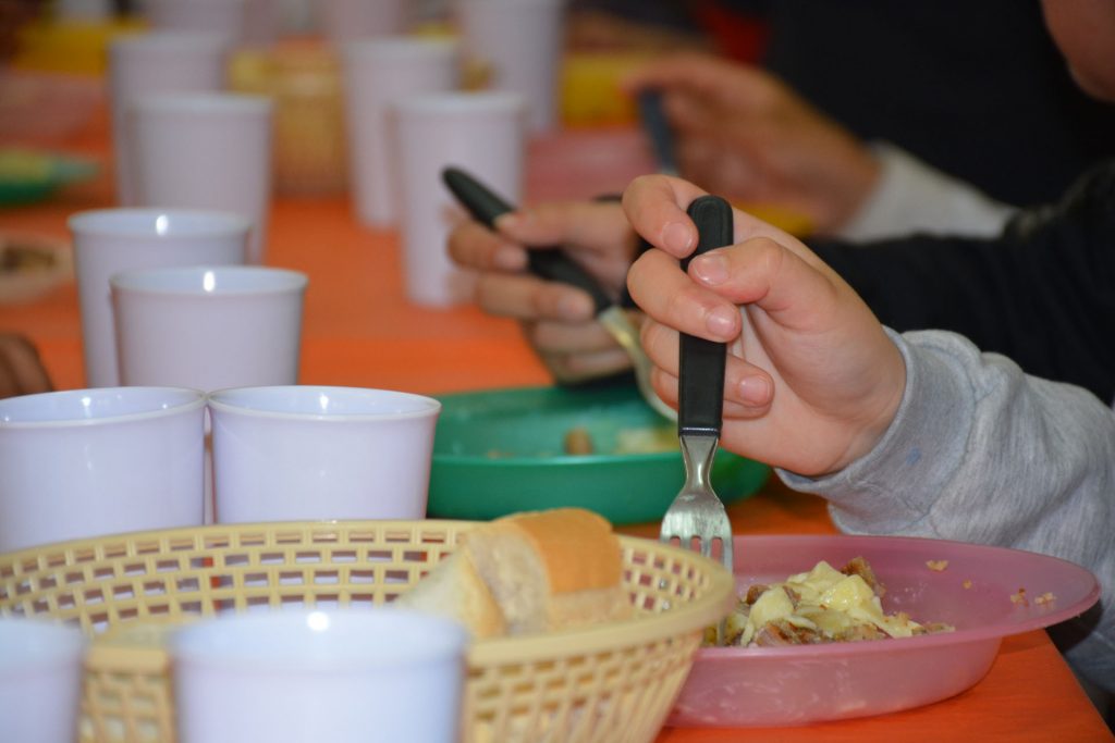 El Estado entrerriano dispuso el funcionamiento de comedores escolares los sábados en 210 escuelas