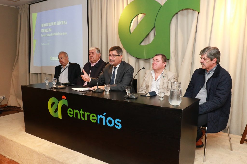 Presentan un programa para potenciar los puertos y parques industriales con infraestructura energética