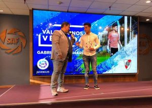 Gabriel Degenahrdt, la valla menos vencida entre los juveniles de la Superliga