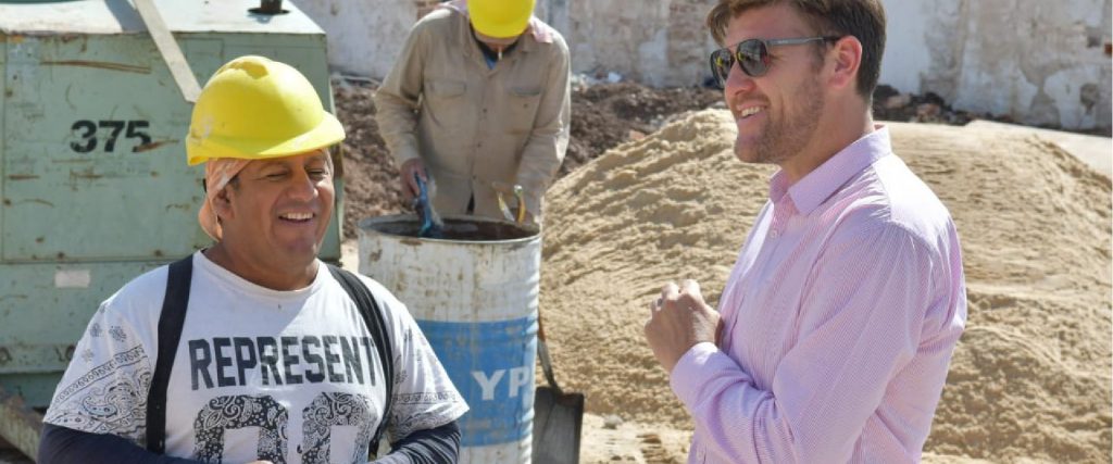 Sebastián Bértoli recorrió la obra del edificio propio del Becario