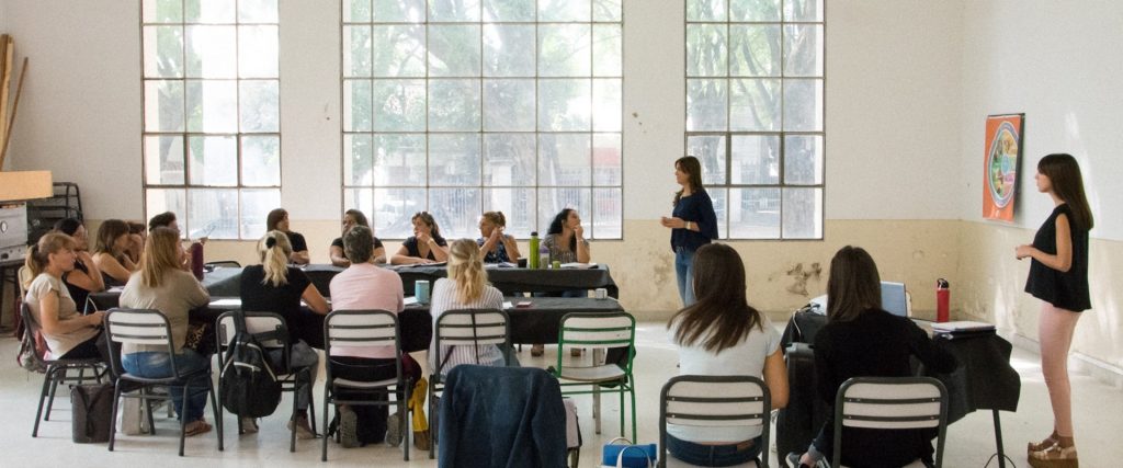 Personal de comedores se capacita en alimentación saludable durante las vacaciones