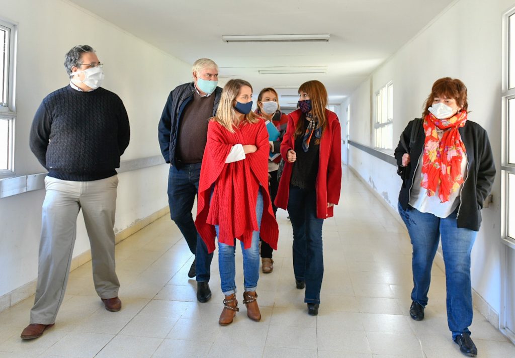 El gobierno provincial entregó equipamiento de salud al Hospital Fermín Salaberry de Victoria.