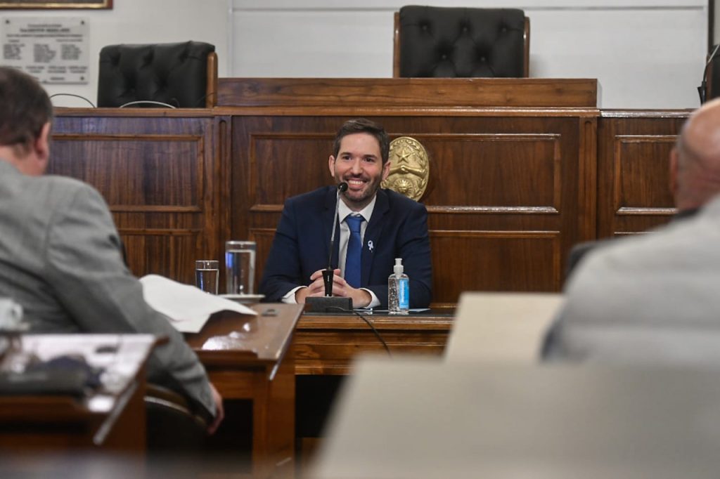 El postulante a la titularidad del Consejo General de Educación expuso en audiencia pública ante el Senado