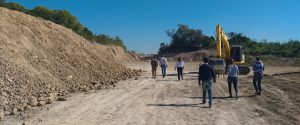 Planifican mejoras en caminos rurales de Villa Urquiza