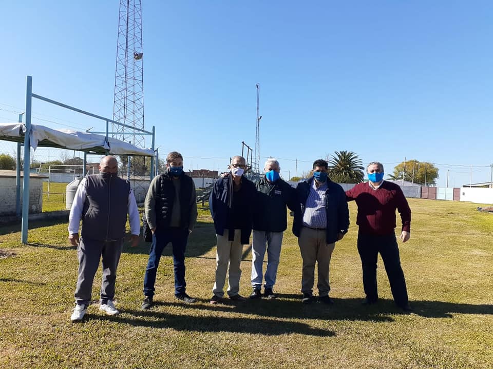 El Presidente de le Federación entrerriana de clubes, junto al Presidente de la Liga de fútbol de Paraná Campaña, en Unión de Alcaraz