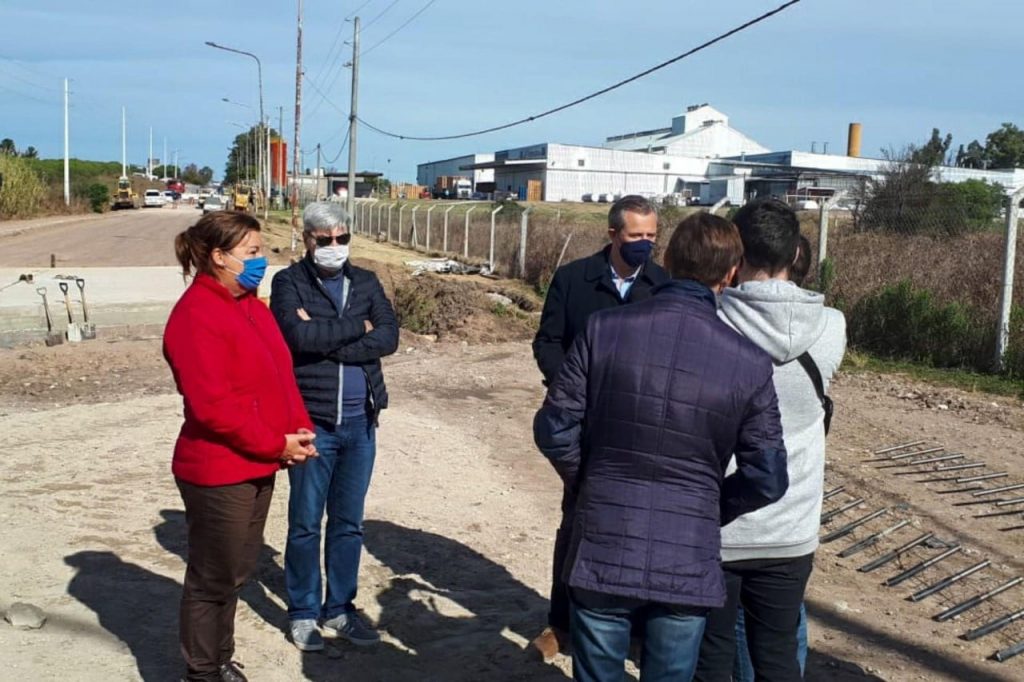 Se ejecutan obras viales en la zona del Parque Industrial de Paraná.