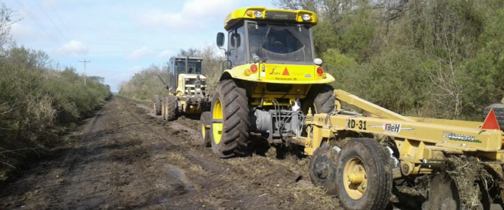 Mejoran caminos de uso productivo en el departamento Paraná