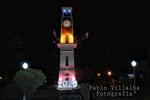 Se ilumino el reloj, para recordar el día mundial de lucha contra la Fibrosis Quistica