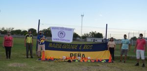 Donación de Peña Pasión Xeneise al Club Maradona y homenaje al idolo