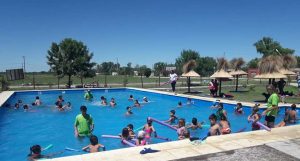 El Pingo habilitó pileta de natación municipal con colonia de vacaciones