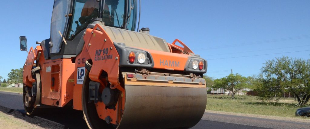 Con una inversión de 300 millones de pesos, provincia y Nación repavimentan la ruta que une Crespo y Diamante