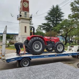 El municipio de María Grande adquirió un tractor 0 km.