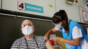 Las personas mayores de 70, se podrán pre inscribir para la vacunación en el cuartel de Bomberos