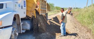 Vialidad trabaja en la conservación de caminos productivos de Cerrito