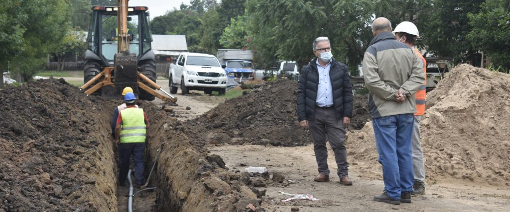 Observaron los trabajos de ampliación de la red de agua potable en Pedernal