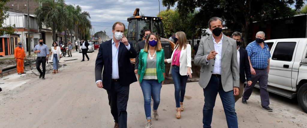 Bordet recorrió obras viales y de gas natural en Paraná