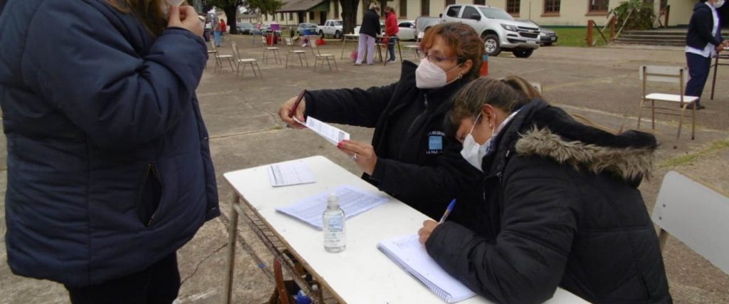 Este lunes feriado se aplicaron unas 1.600 dosis de vacunas en La Paz