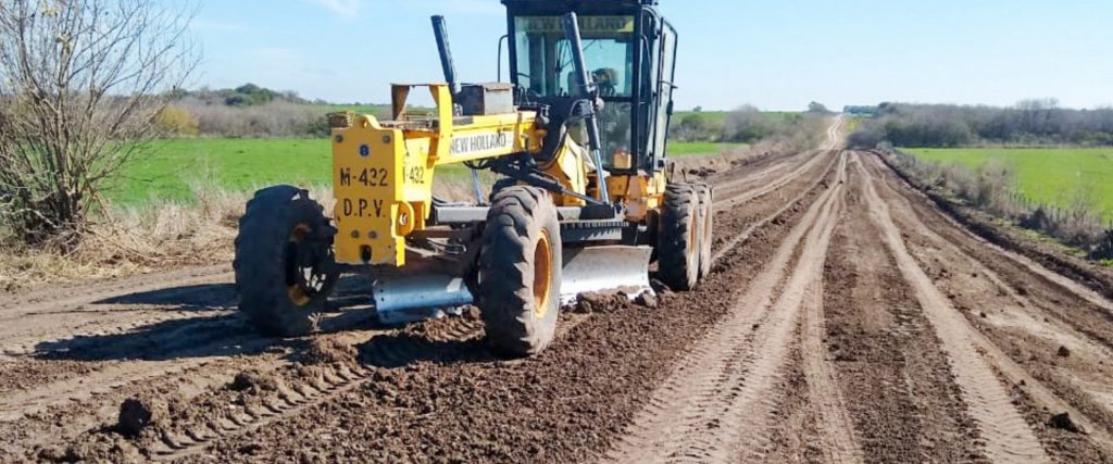 Mejoran caminos de uso productivo en el departamento Paraná