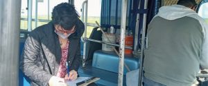 El Becario continúa con inspecciones al servicio de transporte escolar rural
