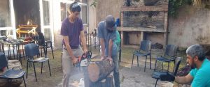 Entre historias y anécdotas de la cultura afro litoraleña se desarrolla con éxito el Taller de Construcción de Tambores