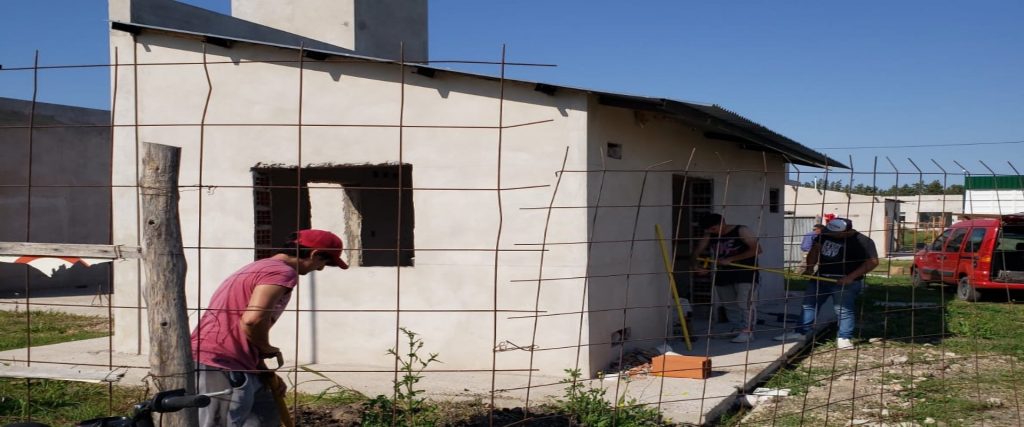 Con fondos provinciales se reanudó la construcción de 12 viviendas en Nogoyá