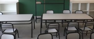El gobierno equipará con mobiliario a más de 200 escuelas de toda la provincia