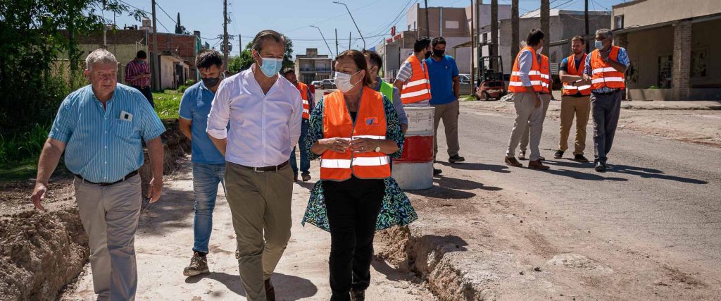 Autoridades visitaron la obra de ensanche y repavimentación de Crisólogo Larralde en Paraná