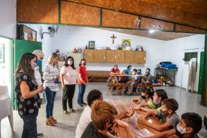 La vicegobernadora entregó un aporte al Centro de Día “Virgen de la Esperanza” de Paraná