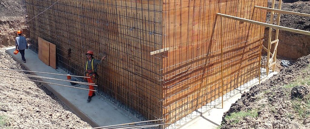 Continúa la obra de la planta de tratamiento de líquidos cloacales en El Potrero