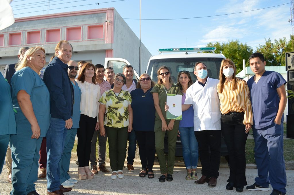 TABOSSI – BORDET ENTREGO UNA AMBULANCIA Y COMPROMETIO LA NUEVA ESCUELA SECUNDARIA