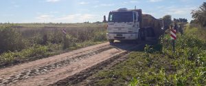 Trabajan en la mejora de caminos productivos del departamento Paraná